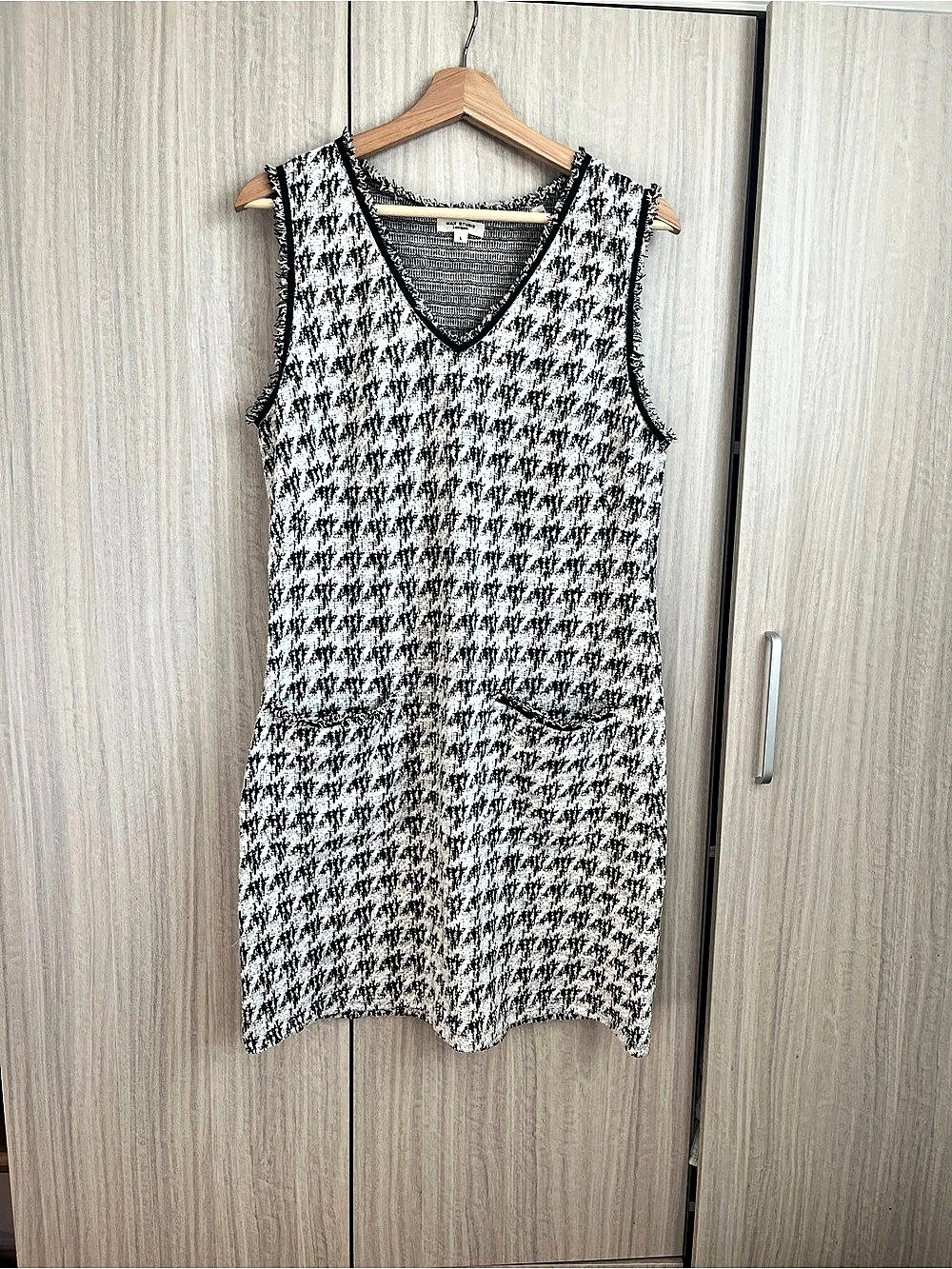 Max Studio Abstract Mini Dress in Black & White Size Large Like New